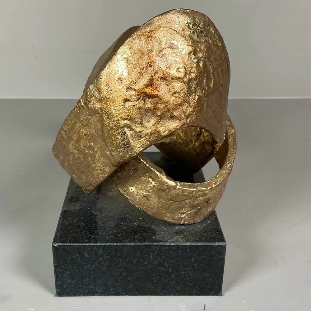 Abstract Gold Demi Statue - Picture 6 of 9